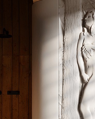 Bas-relief NAKED, module en plâtre, motif mythologique
