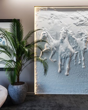 Bas-relief WISDOM posé en situation